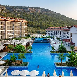 **** Hotel Ramada By Wyndham Akbuk Turecko