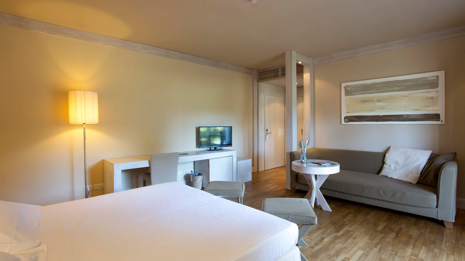 מלון Th Tirrenia - Green Park Resort