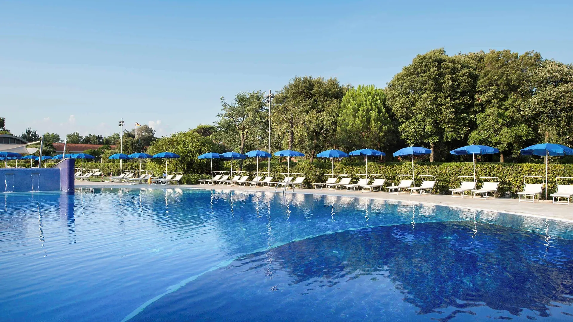 Th Tirrenia - Green Park Resort מלון